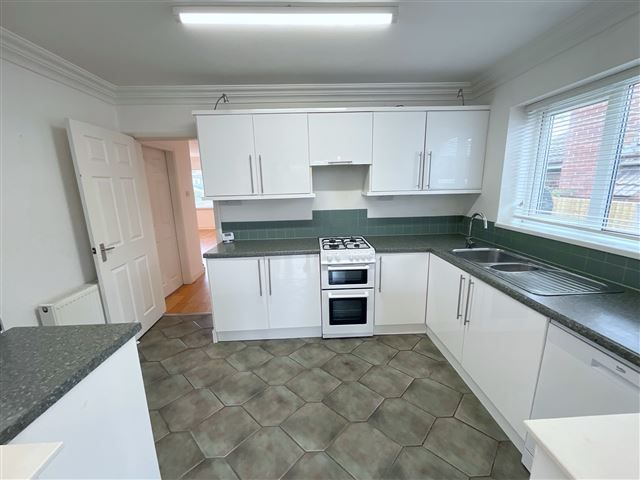 Property photo 2 of 21 Kitchen