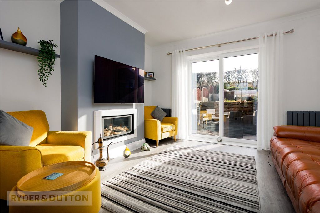 Property photo 2 of 35 Lounge