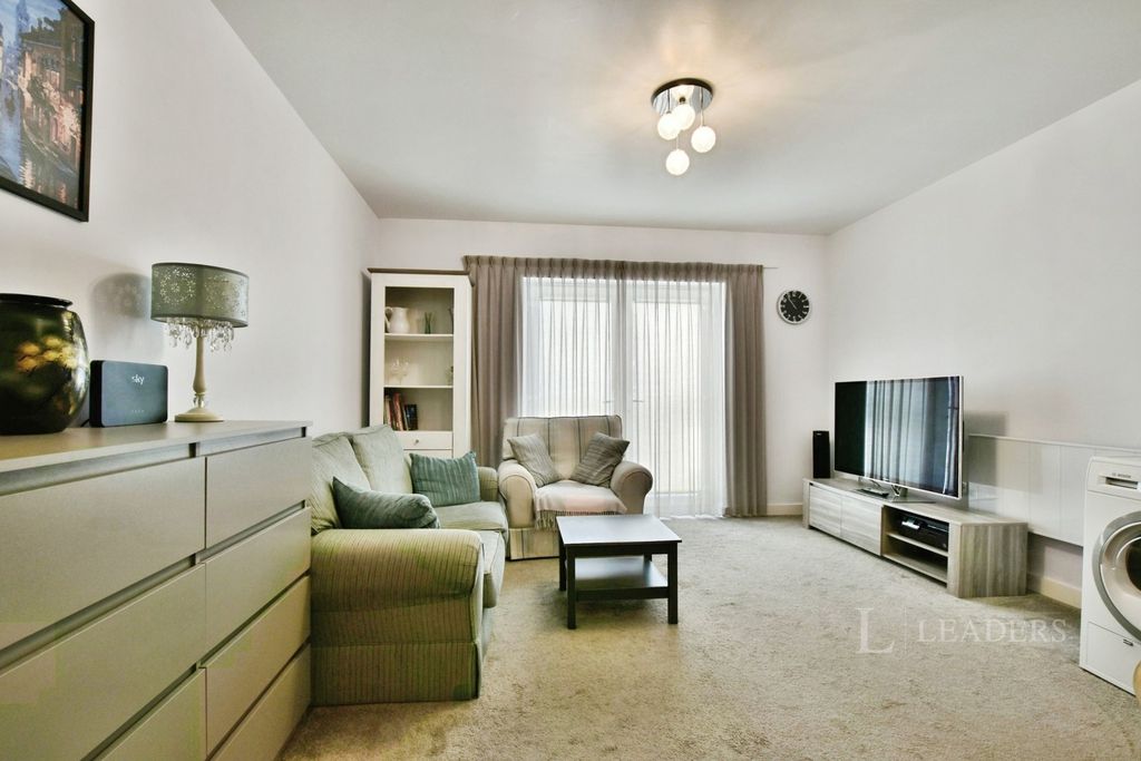 Property photo 3 of 9 Pbox-Img.Jpg