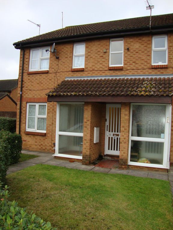 Property photo 1 of 5 Flat To Rent Abbotswood Way, Hayes Ub3