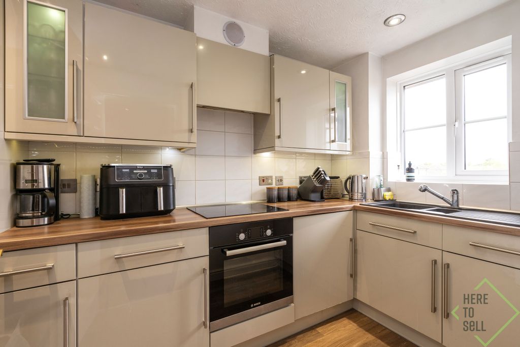 Property photo 3 of 15 Bren Court, Colgate Place, Enfield, En3