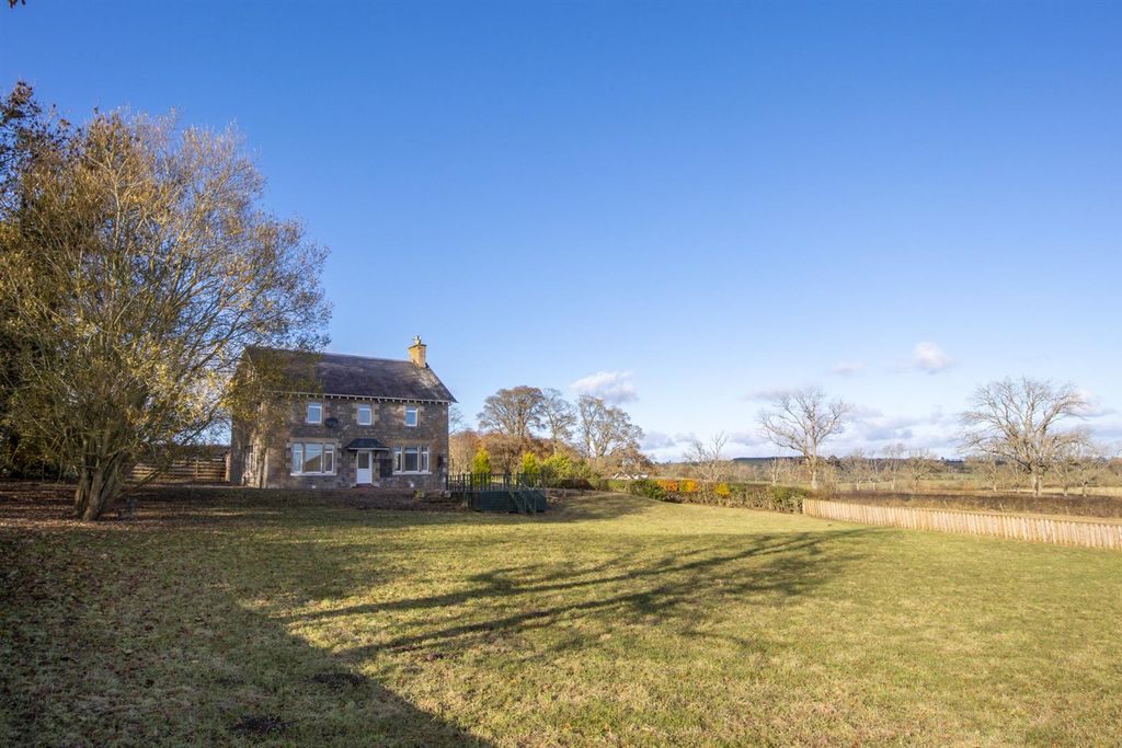 Property photo 1 of 18 Newlands-Farmhouse-22 Main.Jpg