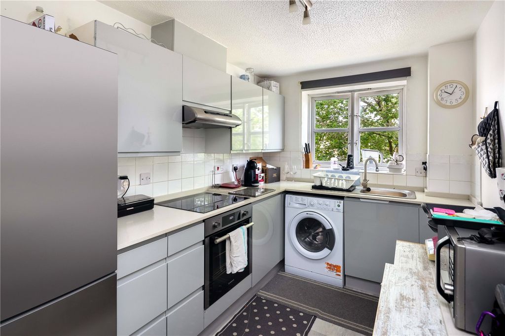 Property photo 2 of 4 Kitchen