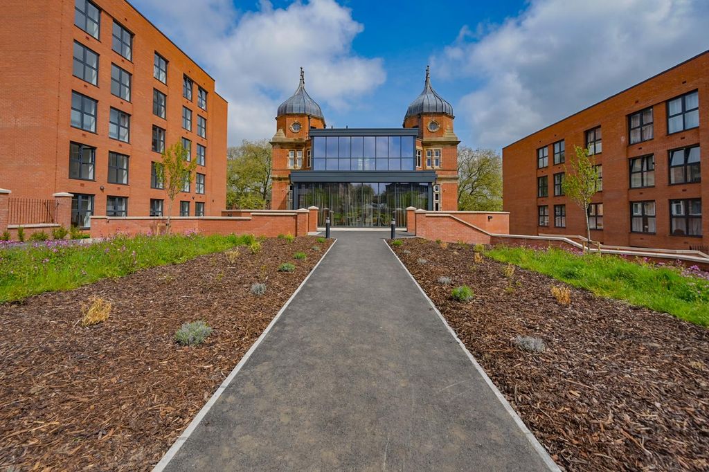 Property photo 1 of 9 Front