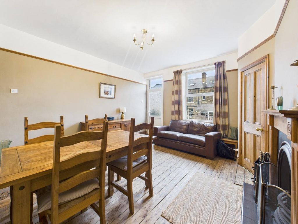 Property photo 3 of 18 Cam04899G0-Pr0237-Still005.Jpg