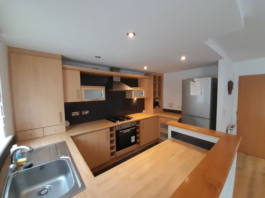 Property photo 3 of 8