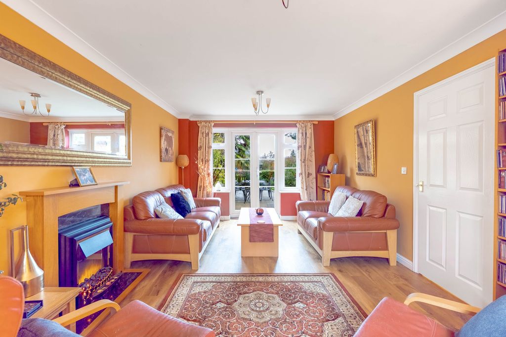 Property photo 2 of 18