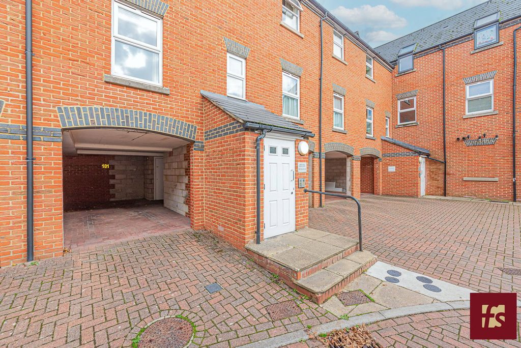 Property photo 2 of 13