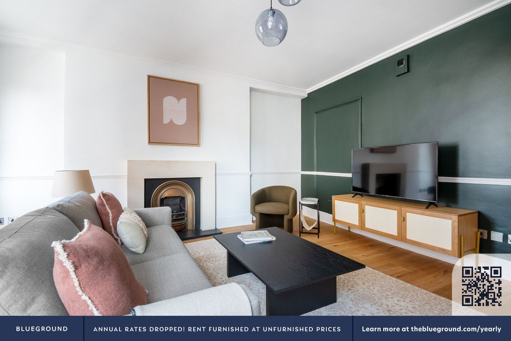 Property photo 3 of 12 Living Room