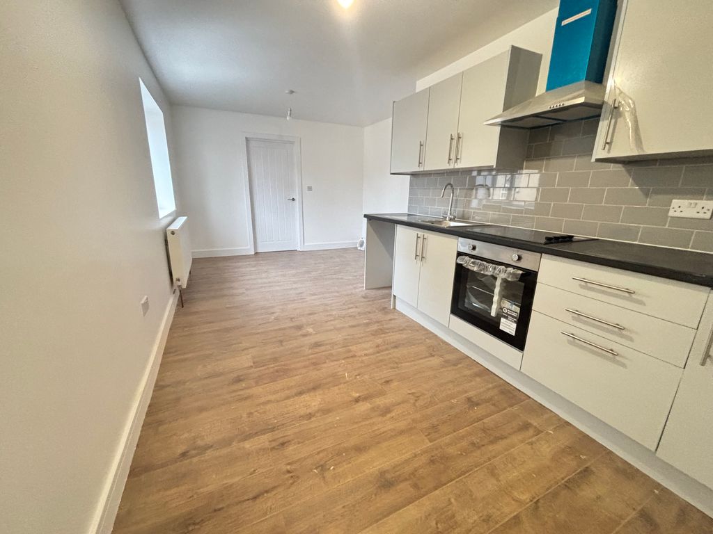 Property photo 3 of 9 Image