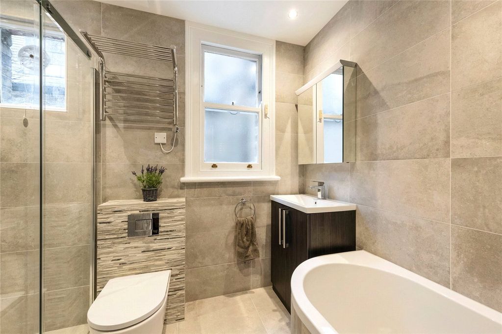 Property photo 3 of 15 Bathroom
