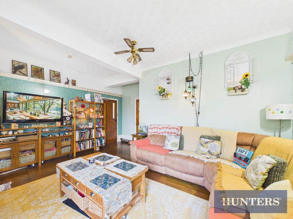 Property photo 3 of 38 Cam02804G0-Pr0428-Still041.Jpg