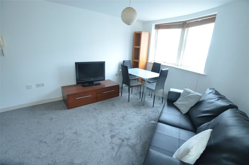 Property photo 2 of 10 Picture No. 17