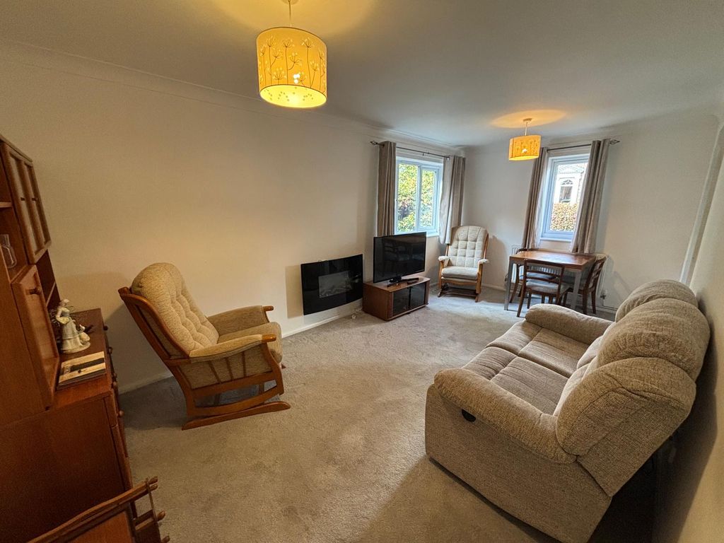Property photo 2 of 9