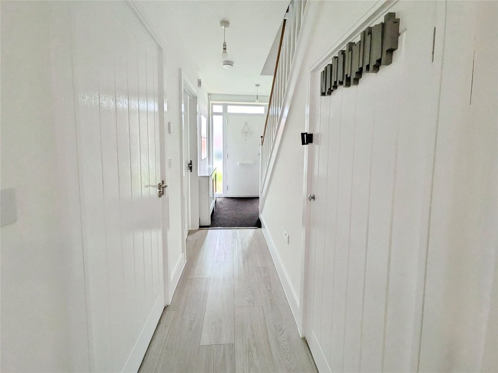 Property photo 3 of 18 Hallway