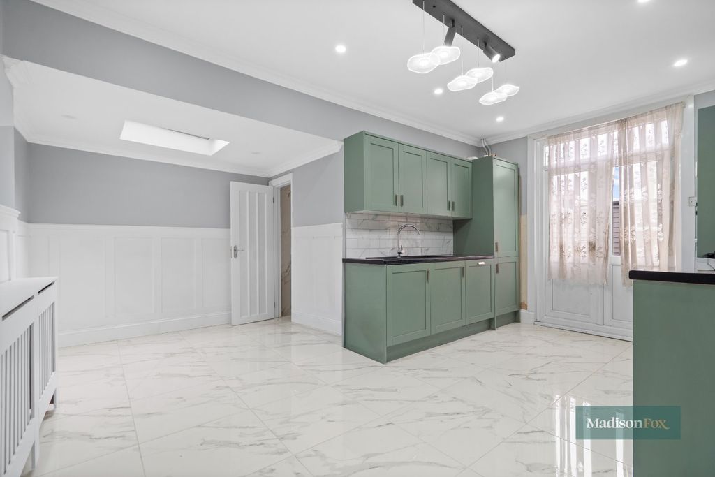 Property photo 3 of 24 Picture No. 07