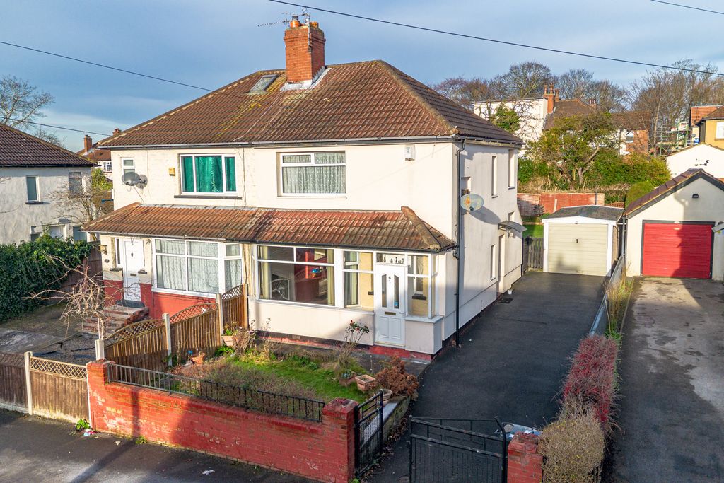 Property photo 1 of 17 Easterlycresent1