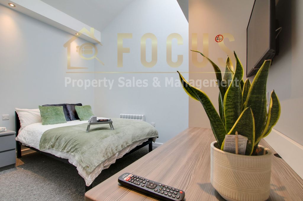 Property photo 3 of 13 Bedroom 1