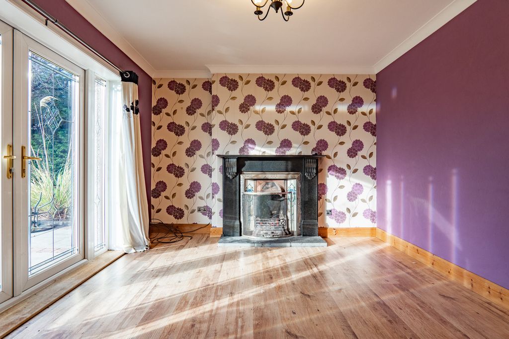 Property photo 2 of 43