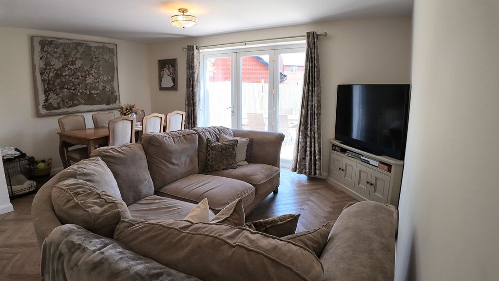 Property photo 3 of 16 Living Room