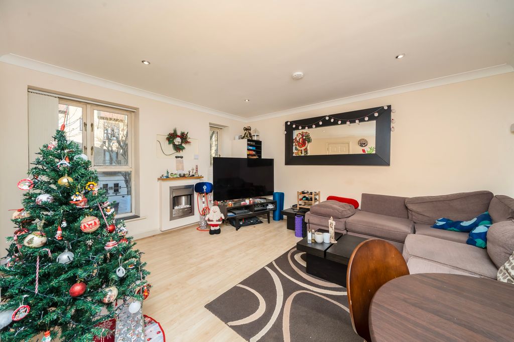 Property photo 2 of 6 Reception