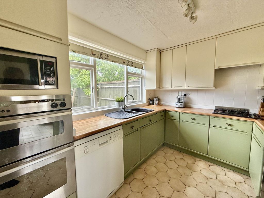 Property photo 2 of 14