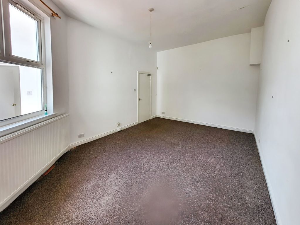 Property photo 3 of 13 Picture No. 18