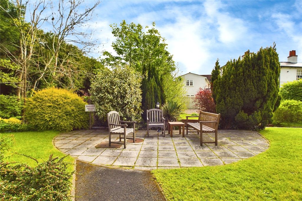 Property photo 3 of 17 Communial Area