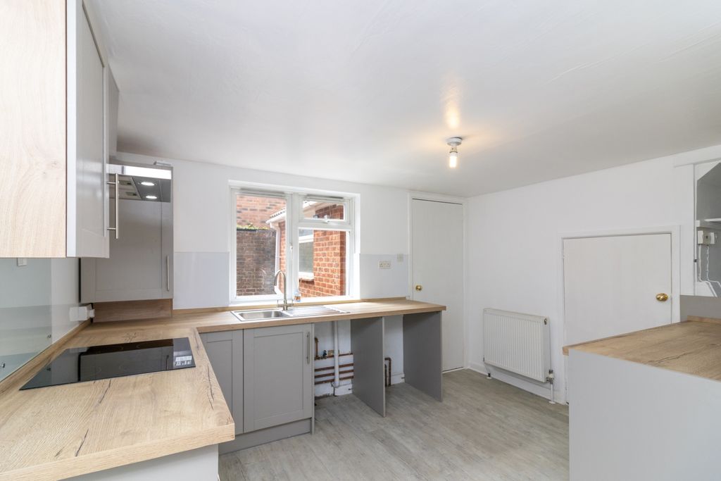 Property photo 3 of 21 Img_4908