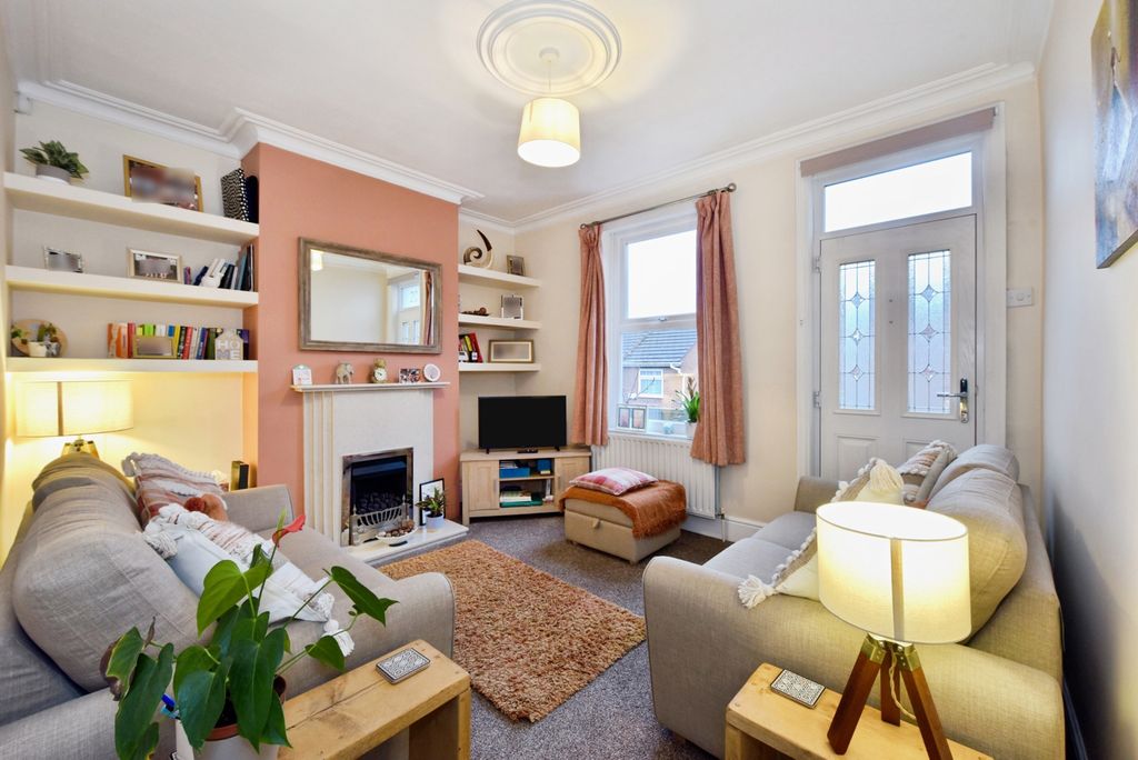 Property photo 2 of 11 Pbox-Img.Jpg