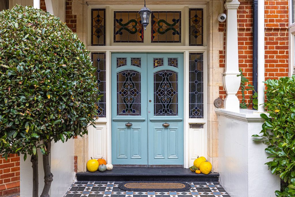 Property photo 2 of 49