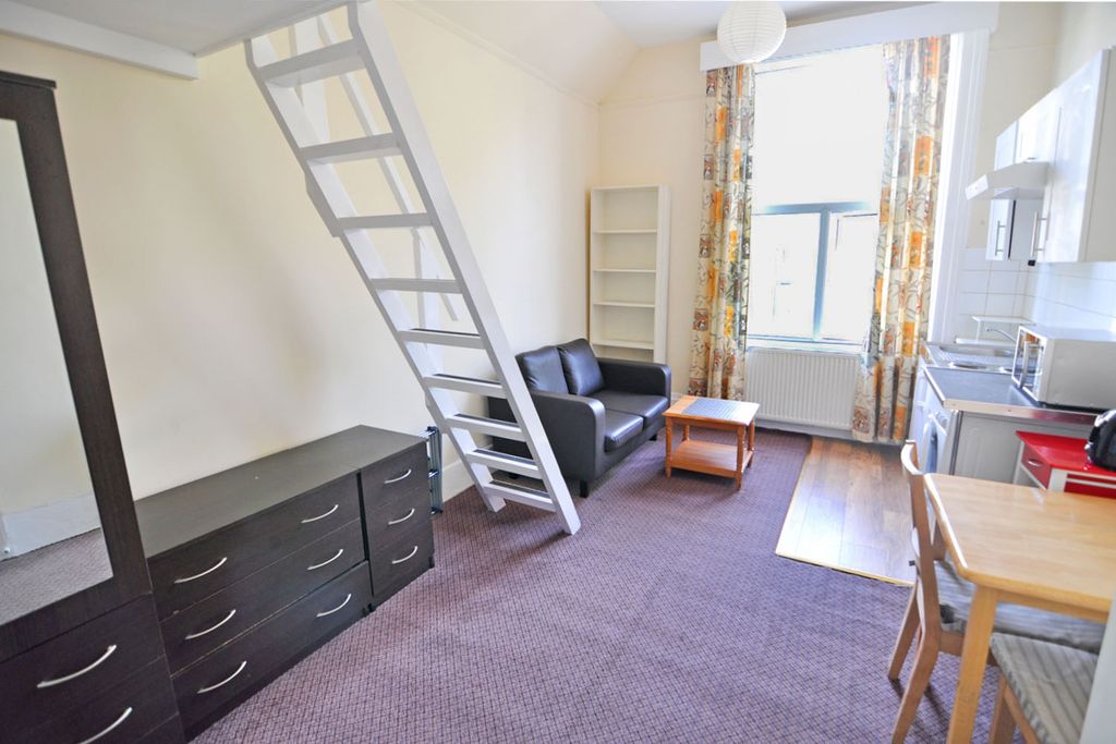 Property photo 2 of 6 Gallery