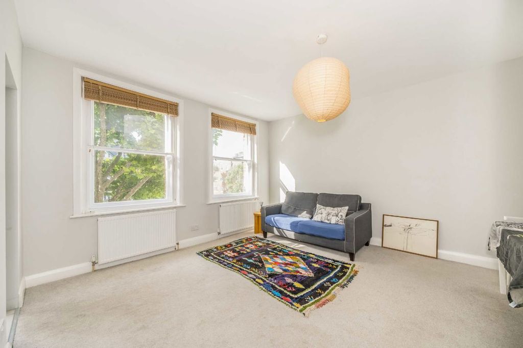 Property photo 2 of 7