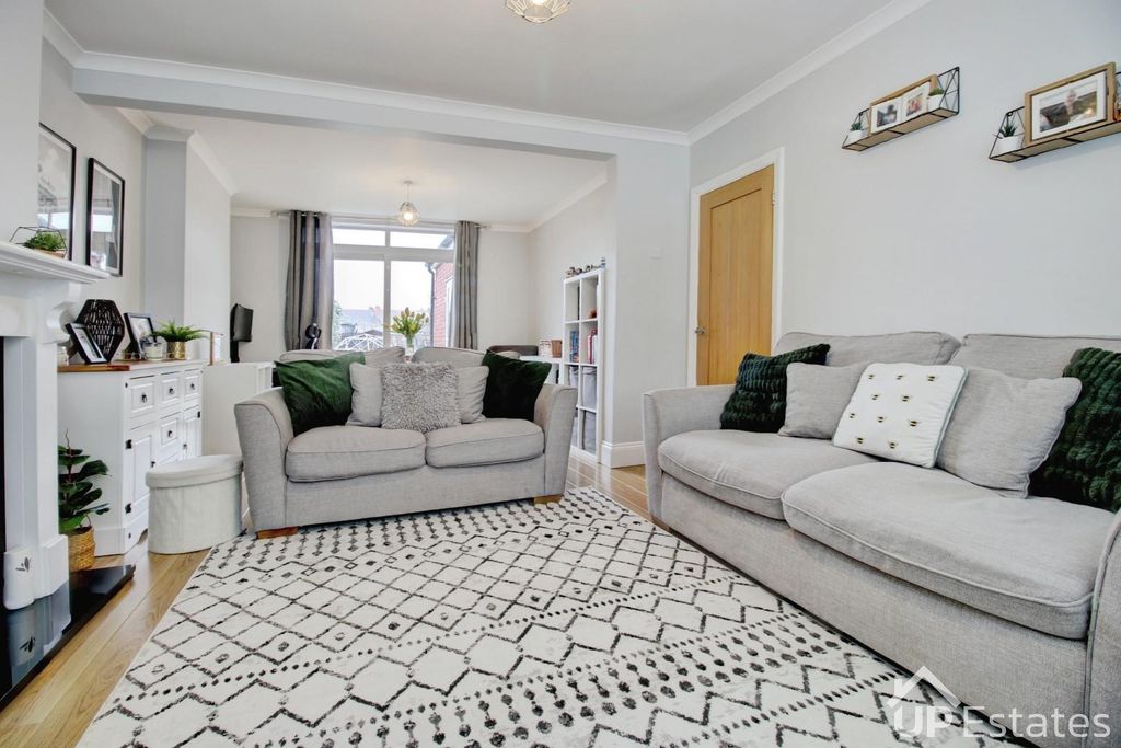 Property photo 2 of 22