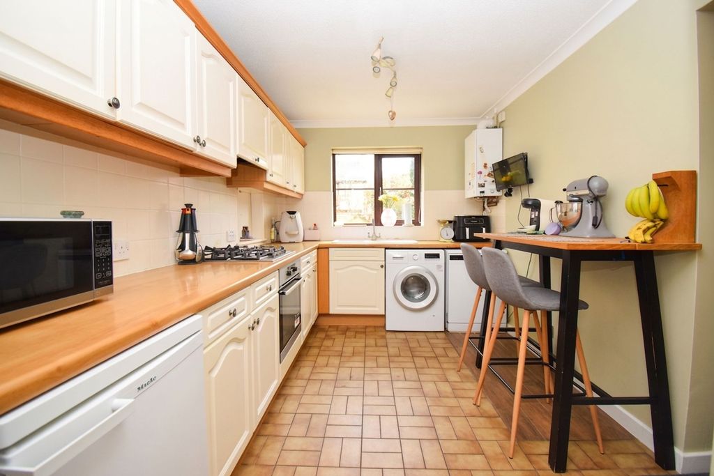 Property photo 2 of 13