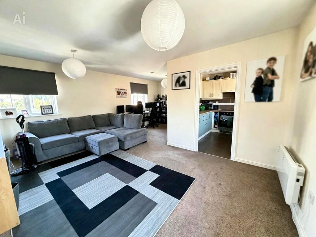 Property photo 2 of 11 Living Room