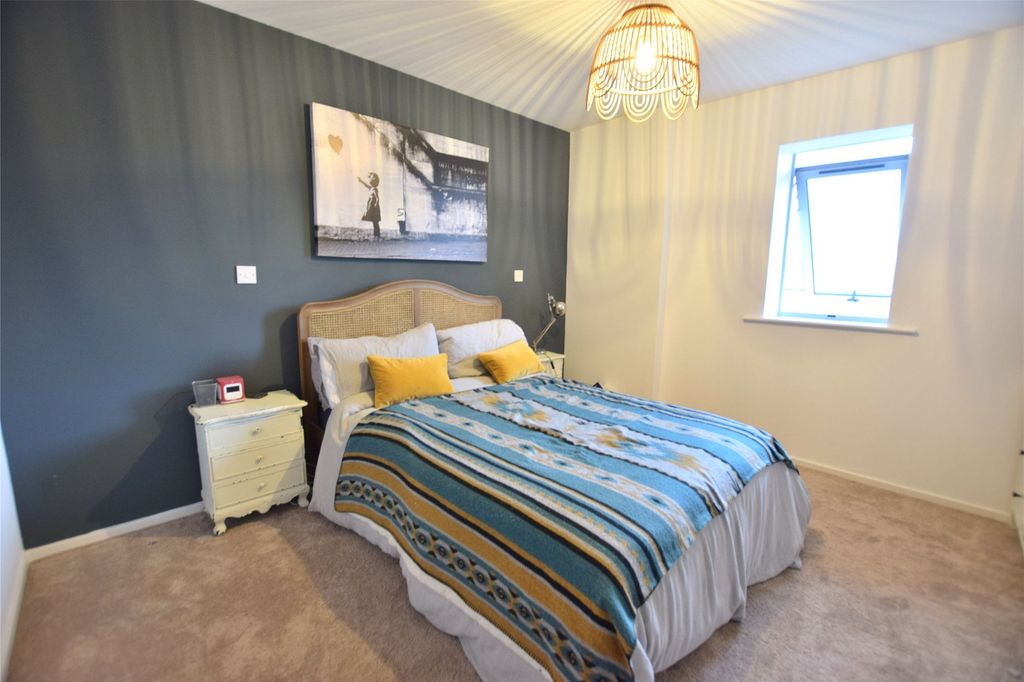 Property photo 3 of 8 Bedroom