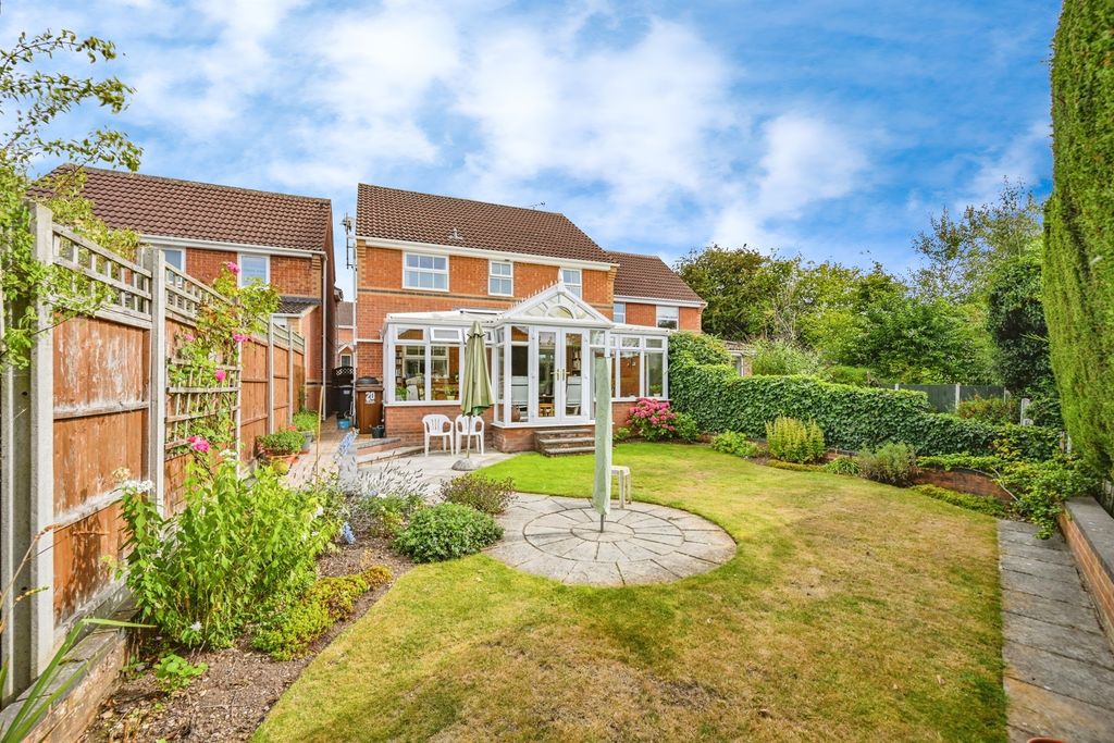 Property photo 2 of 18 Outside: