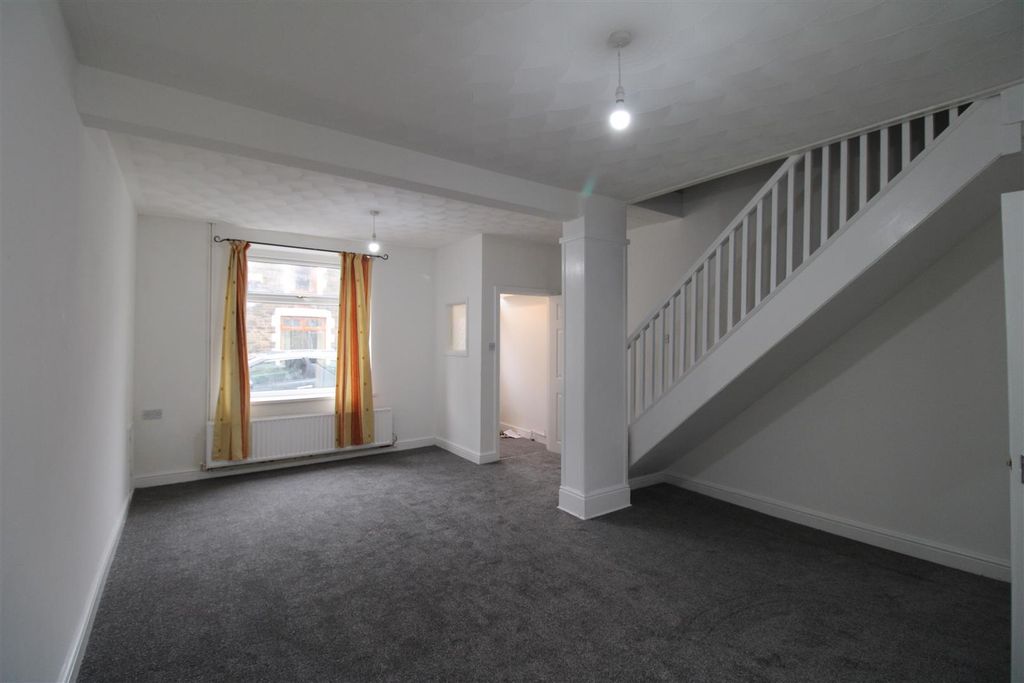 Property photo 2 of 15 Img_1016.Jpg