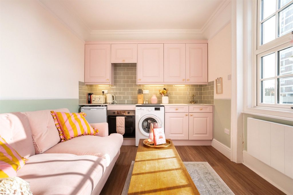 Property photo 3 of 11 Picture No. 08