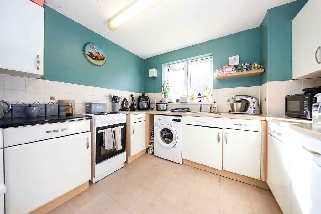 Property photo 2 of 11
