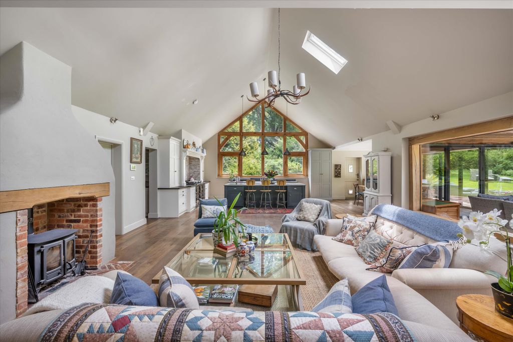 Property photo 2 of 25 Image