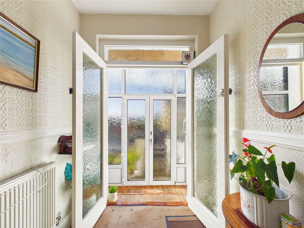 Property photo 2 of 33 Picture No. 09
