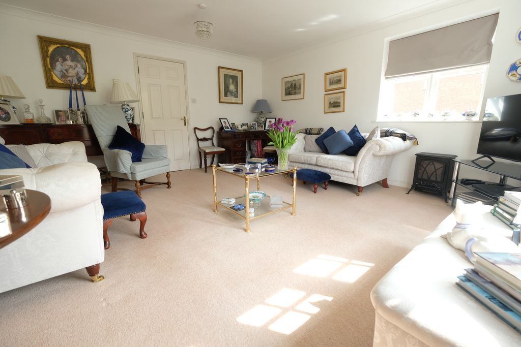 Property photo 3 of 12 Sitting Room
