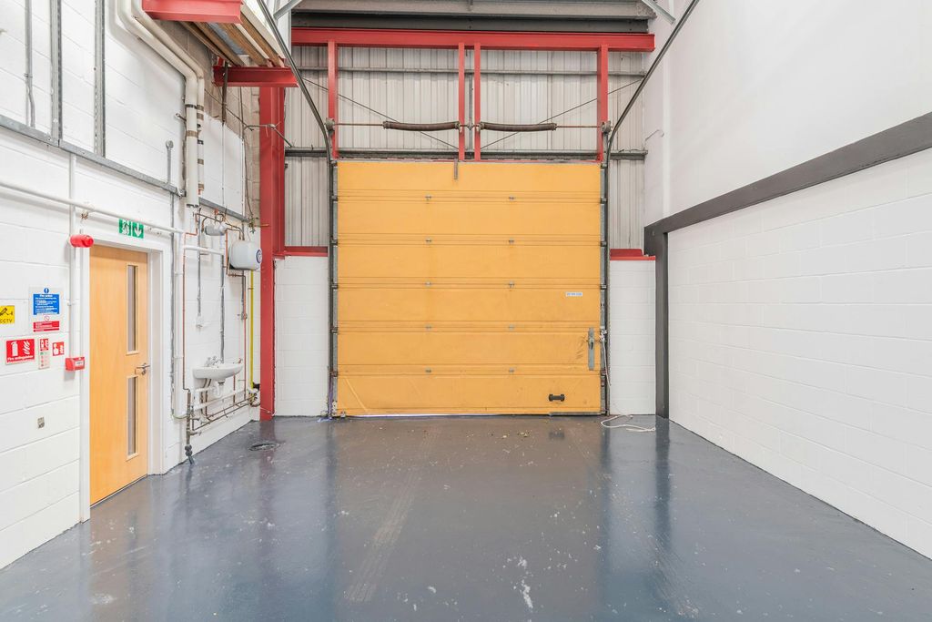 Property photo 3 of 17 New Mw Qwm 106 08.Jpg