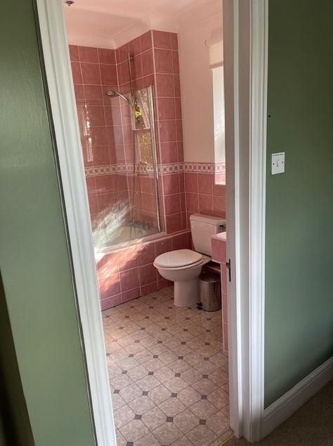 Property photo 3 of 18 Bathroom