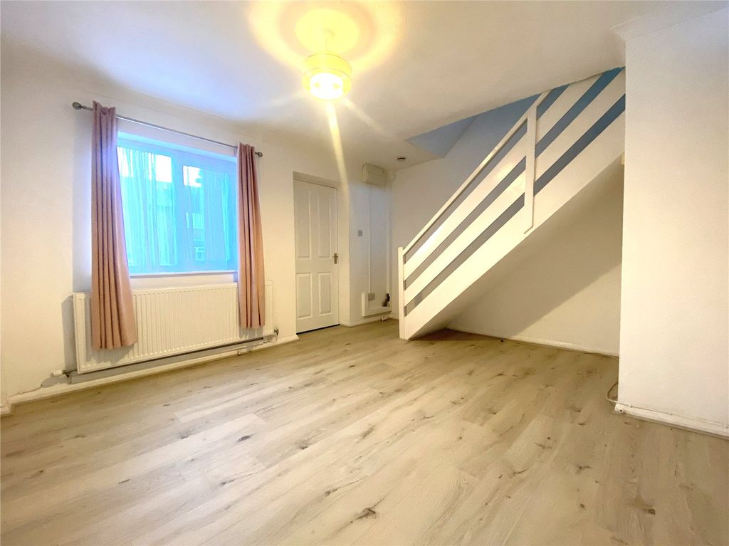 Property photo 2 of 12 Picture No. 25