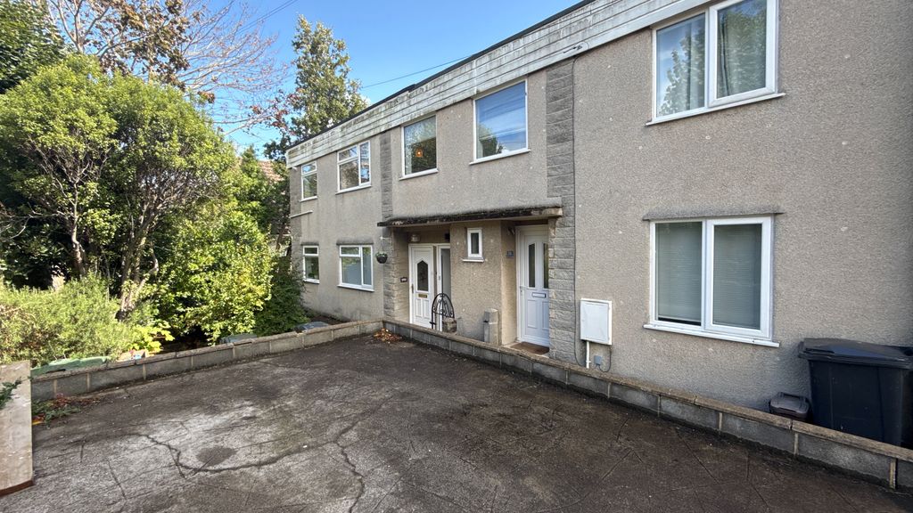 Property photo 1 of 7 External