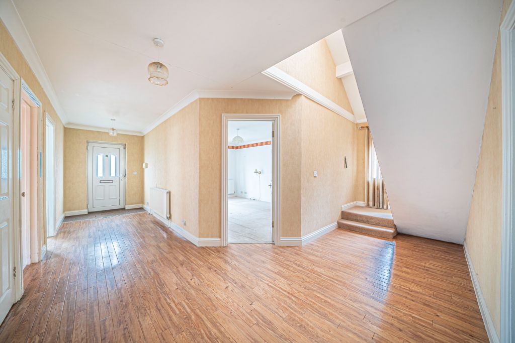 Property photo 3 of 31