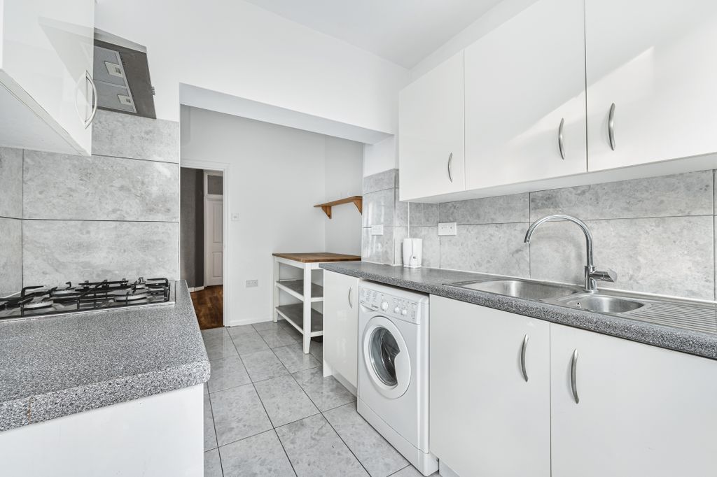 Property photo 1 of 12 Kitchen Reverse